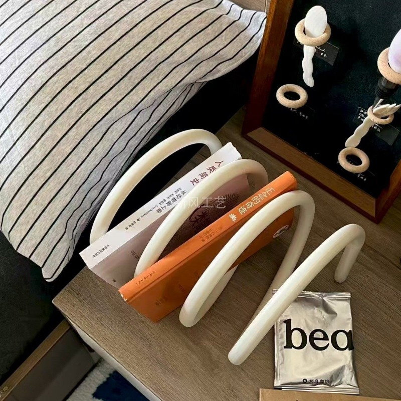 Home Decor Magazine - Porte-revues en métal minimaliste créatif, étagère